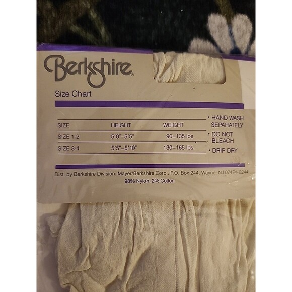 Vintage 80s Berkshire Ivory Control Top ULTRA Sheer Pantyhose Size 3-4 NEW NOS - Picture 6 of 6
